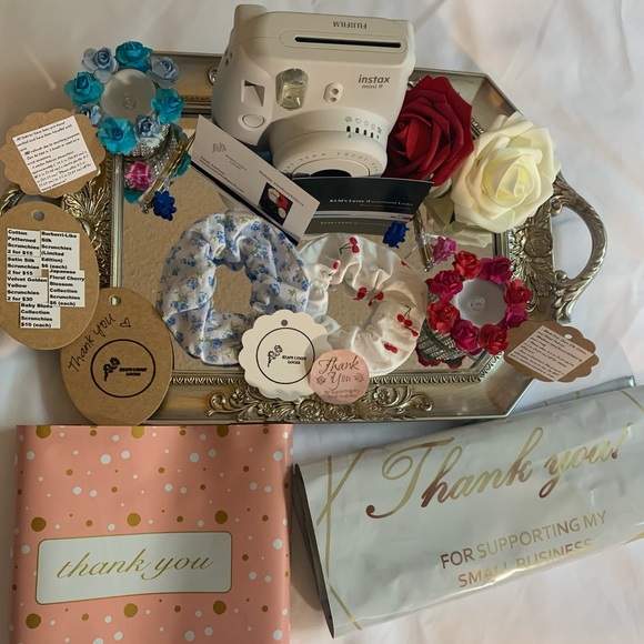 @klmsluxeylocks Handmade Hair Scrunchies $6 $8 $15 $30(support small businesses) - Picture 8 of 17